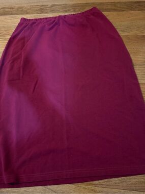 Women’s Nuggles Midi Skirt Size XL
